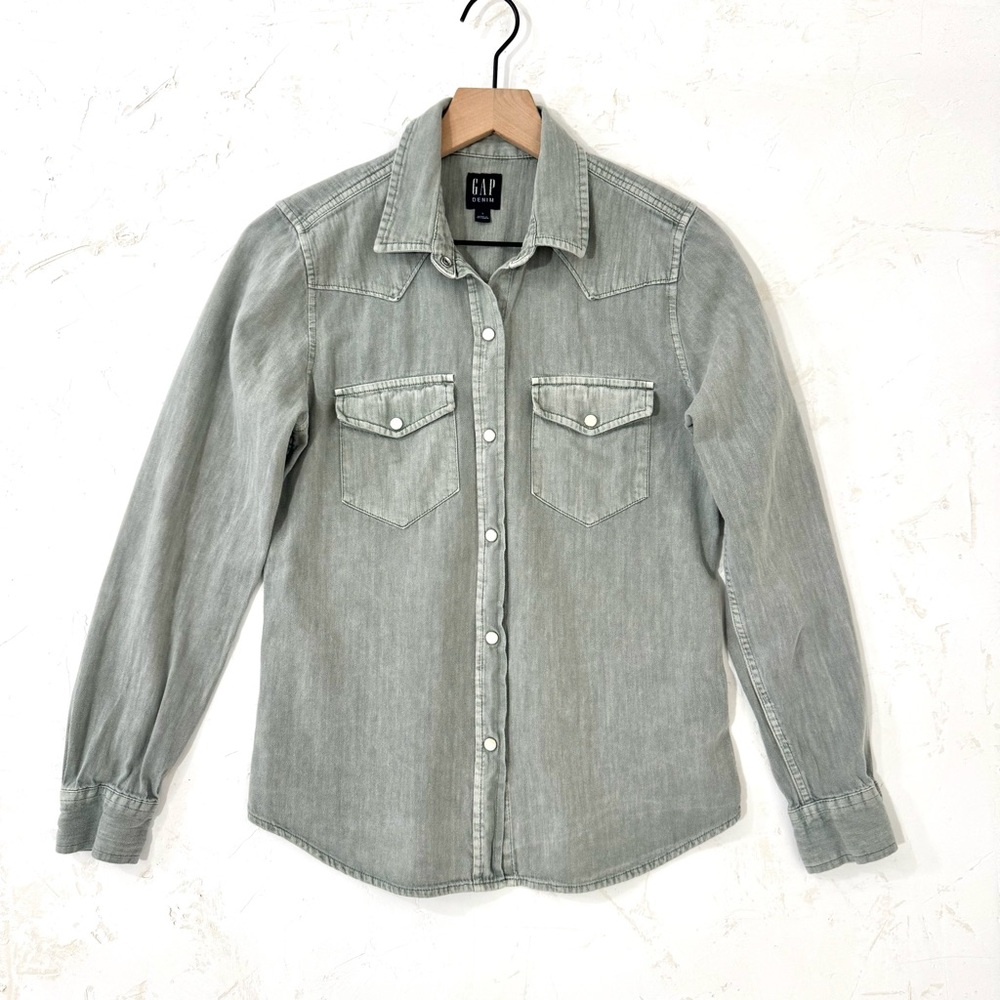 Vintage GAP Denim
Western Pearl Snap Button Shirt